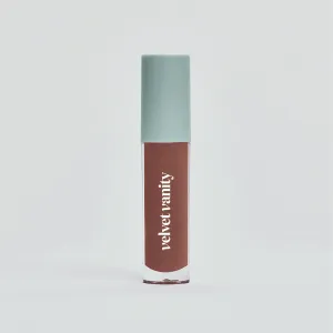 Peptide Glo Lip Oil in Coffee Run